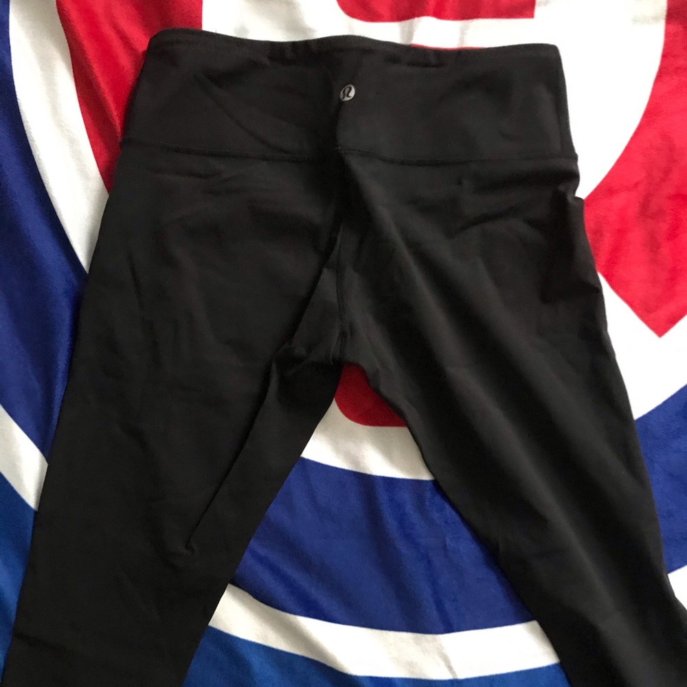 NWOT Lululemon Size 6 Capri Leggings